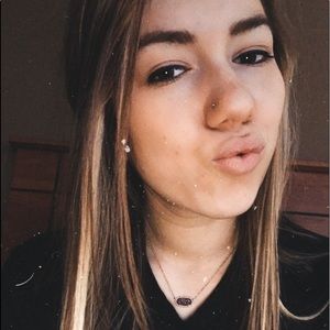 Meet your Posher, Brooke